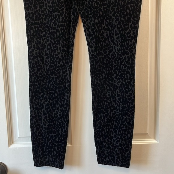 Old Navy Black Cheetah Velvet Skinny Pull On Stevie High Rise Pants - Size M - Picture 3 of 7